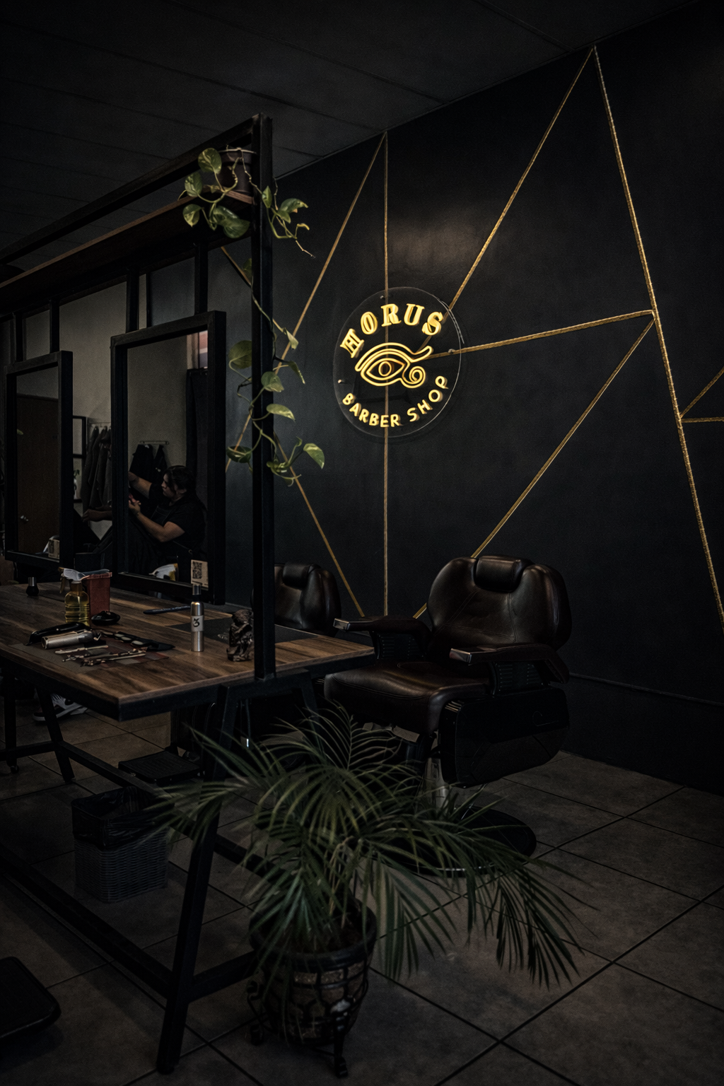 Interior Horus Barbershop